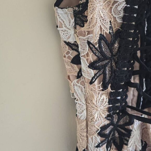 M 2 by Mocha Apparel "Tiger Lily" 3D Lace, Blk/Iv/ Bge Knee lgth Dress, NWT, S - Picture 7 of 8